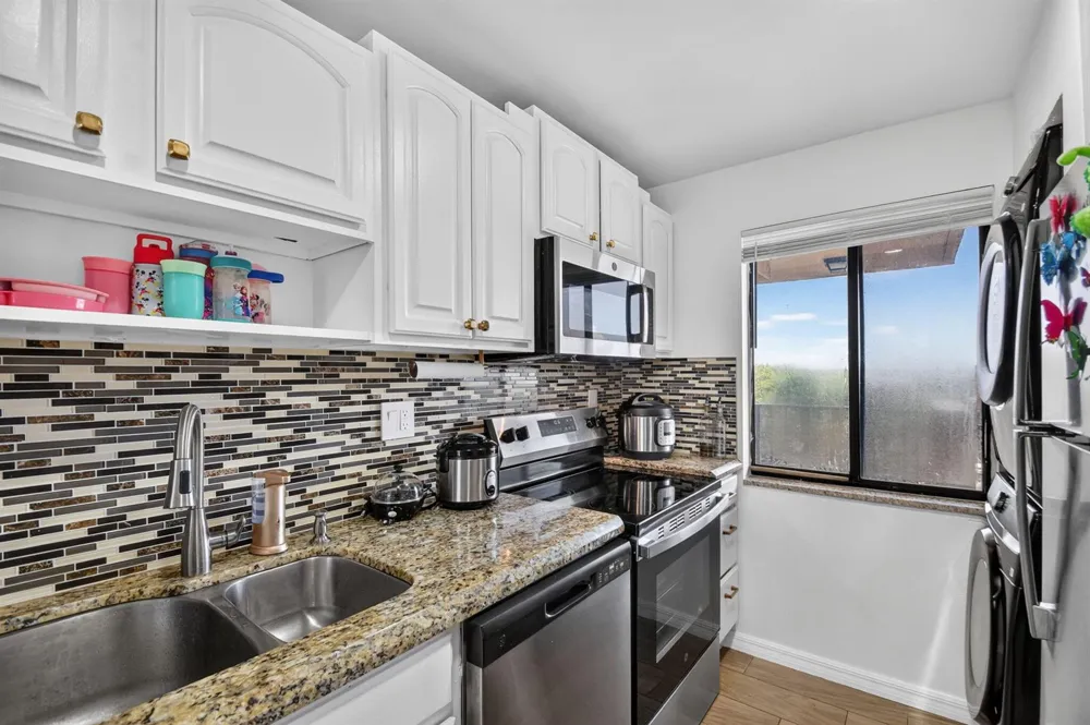 2786 TENNIS CLUB DRIVE #407 West Palm Beach, FL 33417