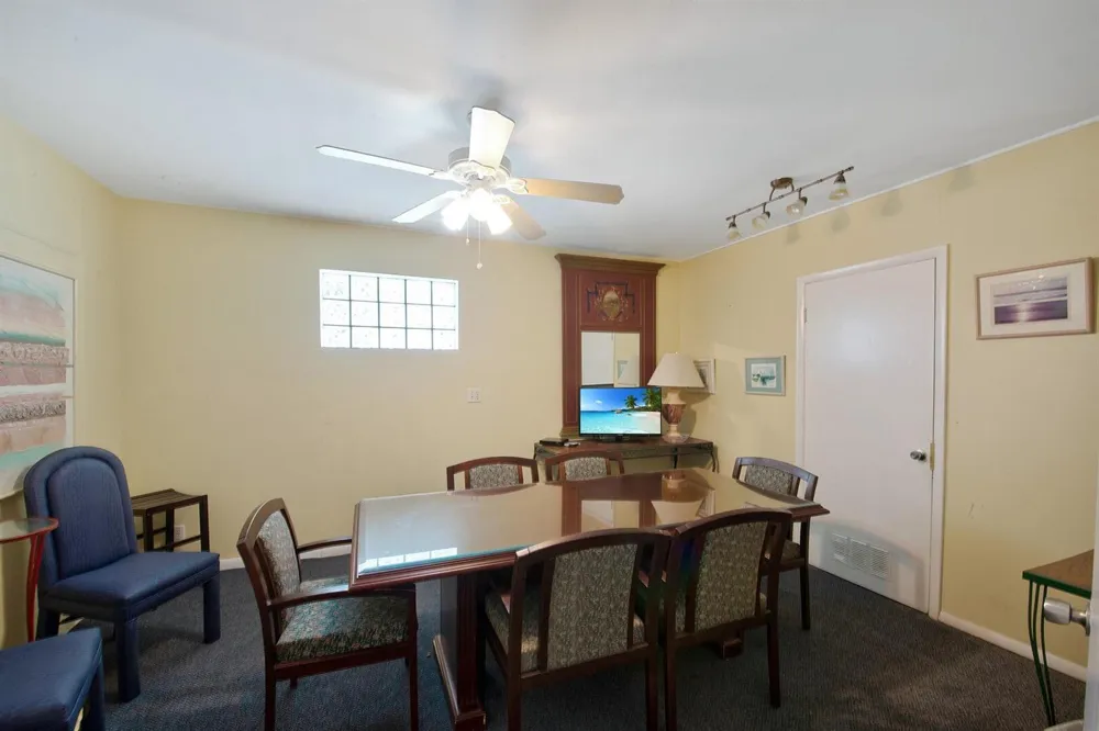 2581 Garden Drive #206 Lake Worth, FL 33461