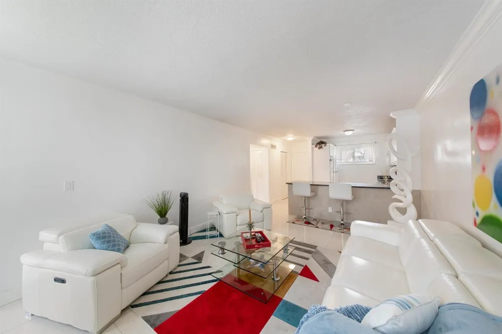 2581 Garden Drive #206 Lake Worth, FL 33461