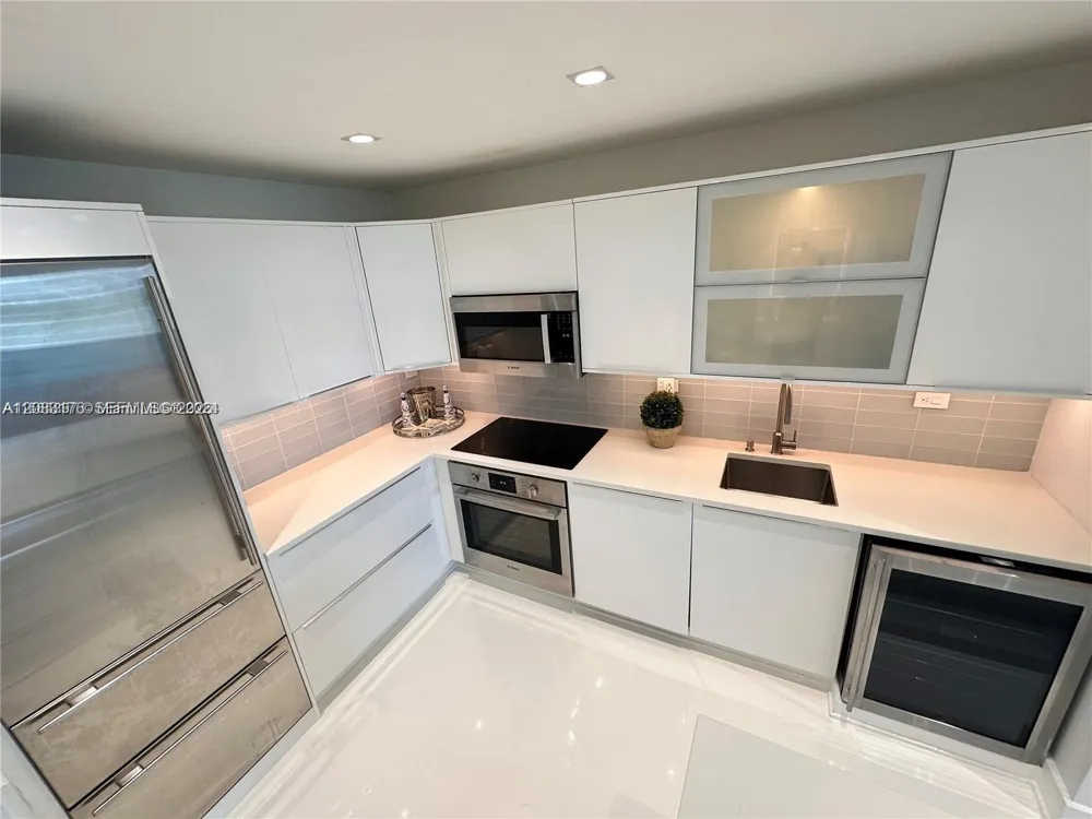 2301 Collins Ave #611 Miami Beach, FL 33139