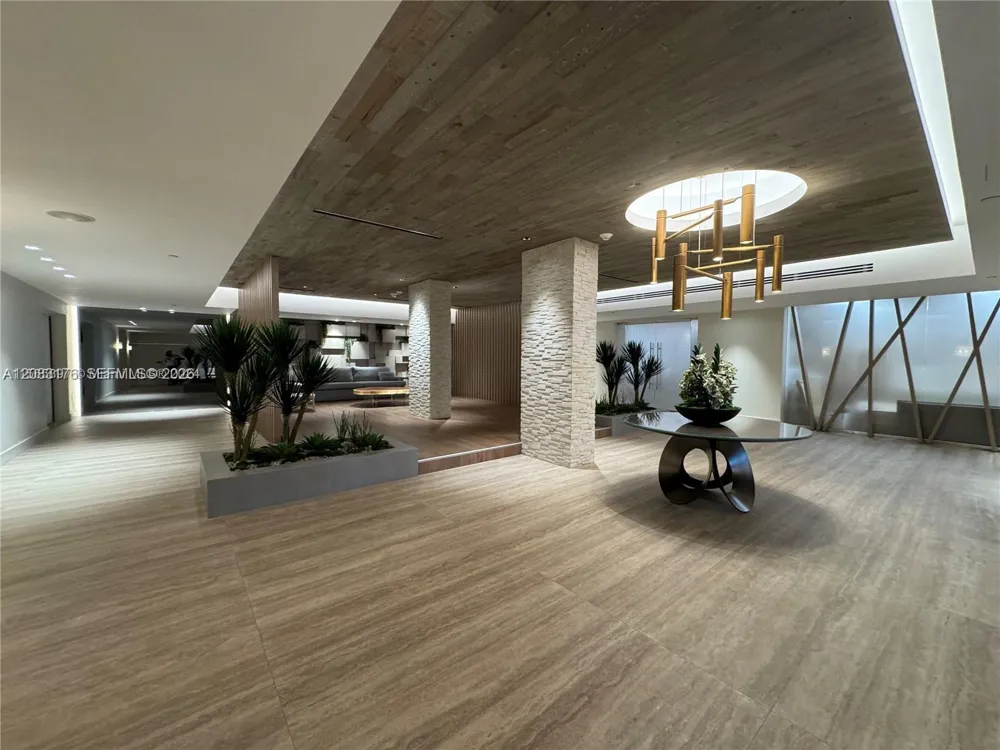 2301 Collins Ave #611 Miami Beach, FL 33139