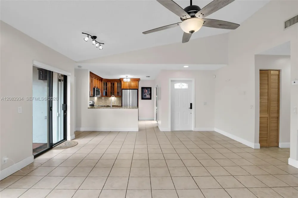 17624 NW 63rd Ct Hialeah, FL 33015