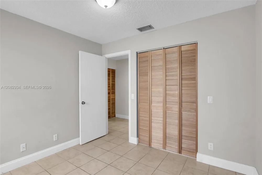 17624 NW 63rd Ct Hialeah, FL 33015