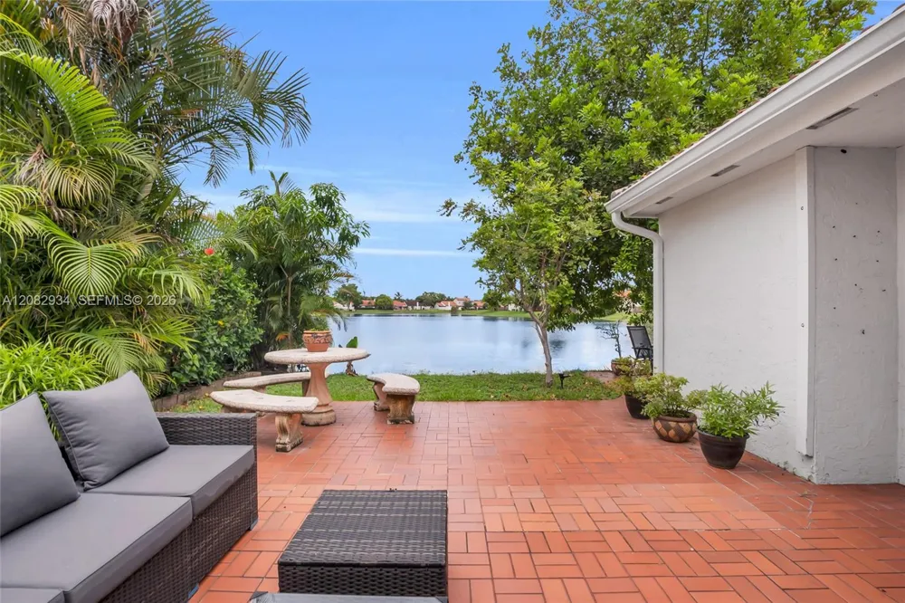 17624 NW 63rd Ct Hialeah, FL 33015