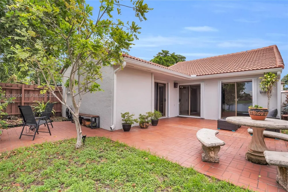 17624 NW 63rd Ct Hialeah, FL 33015
