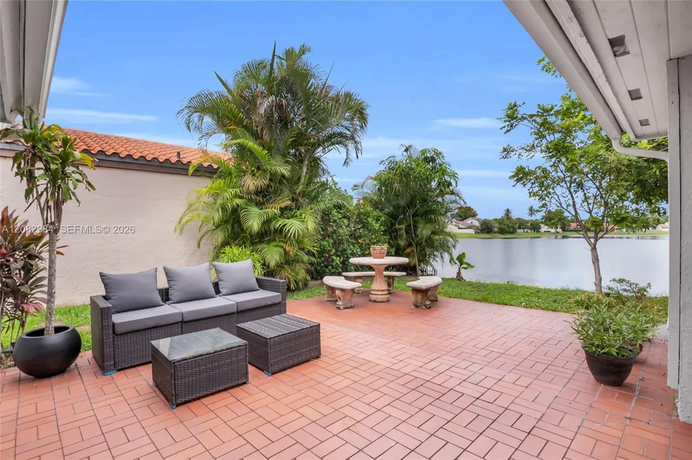17624 NW 63rd Ct Hialeah, FL 33015