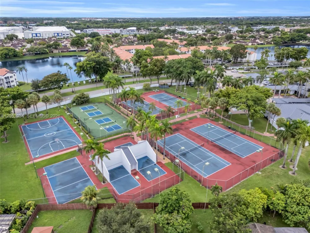 17624 NW 63rd Ct Hialeah, FL 33015