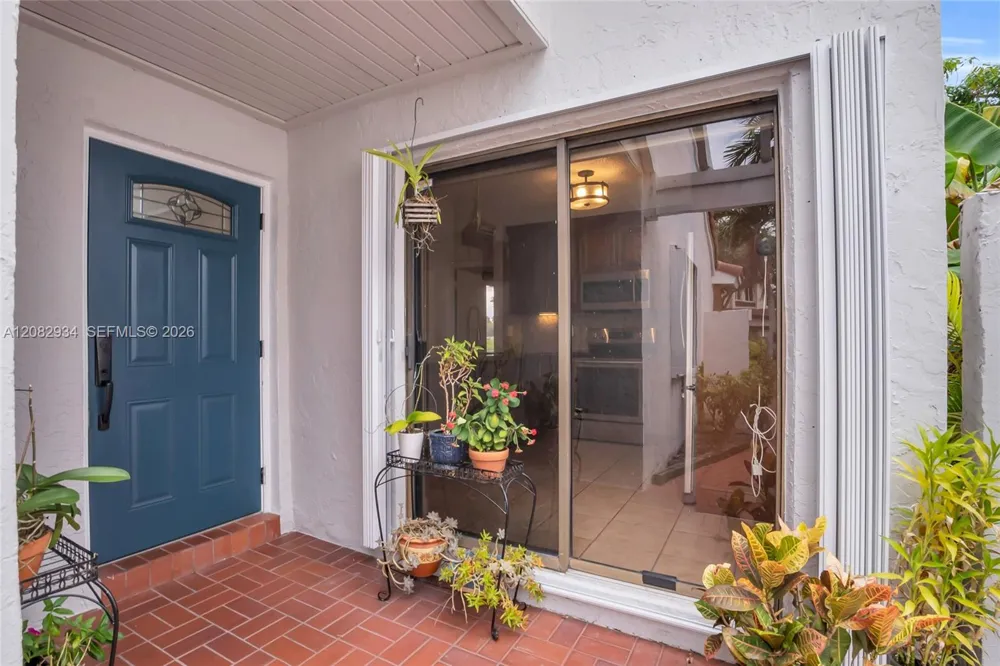 17624 NW 63rd Ct Hialeah, FL 33015