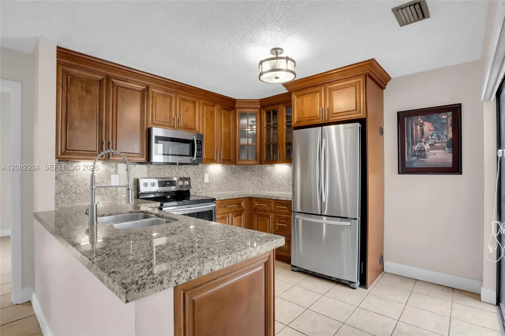 17624 NW 63rd Ct Hialeah, FL 33015