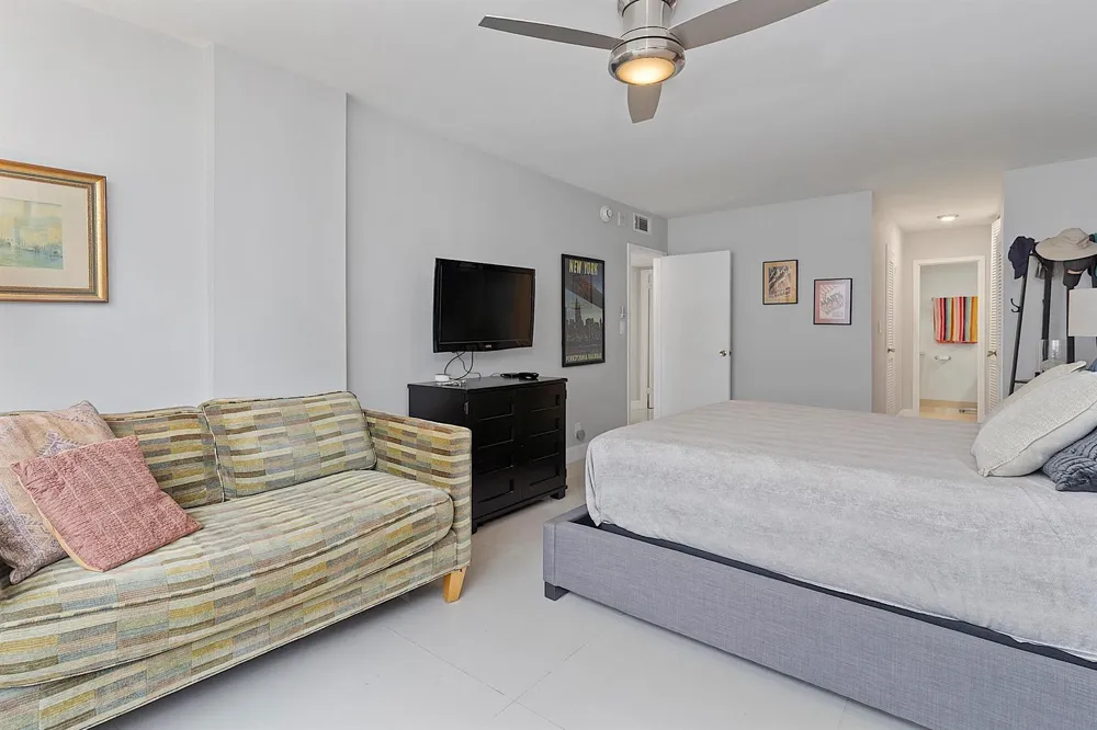 1170 FEDERAL Highway #612 Fort Lauderdale, FL 33304