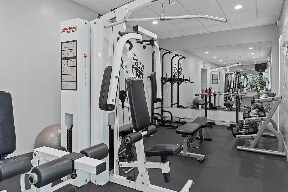 1170 FEDERAL Highway #612 Fort Lauderdale, FL 33304
