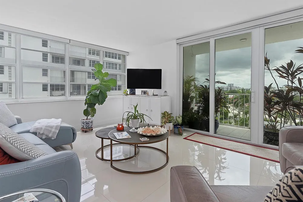 1170 FEDERAL Highway #612 Fort Lauderdale, FL 33304
