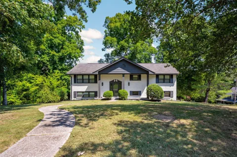 1011 Woodfinch Trail