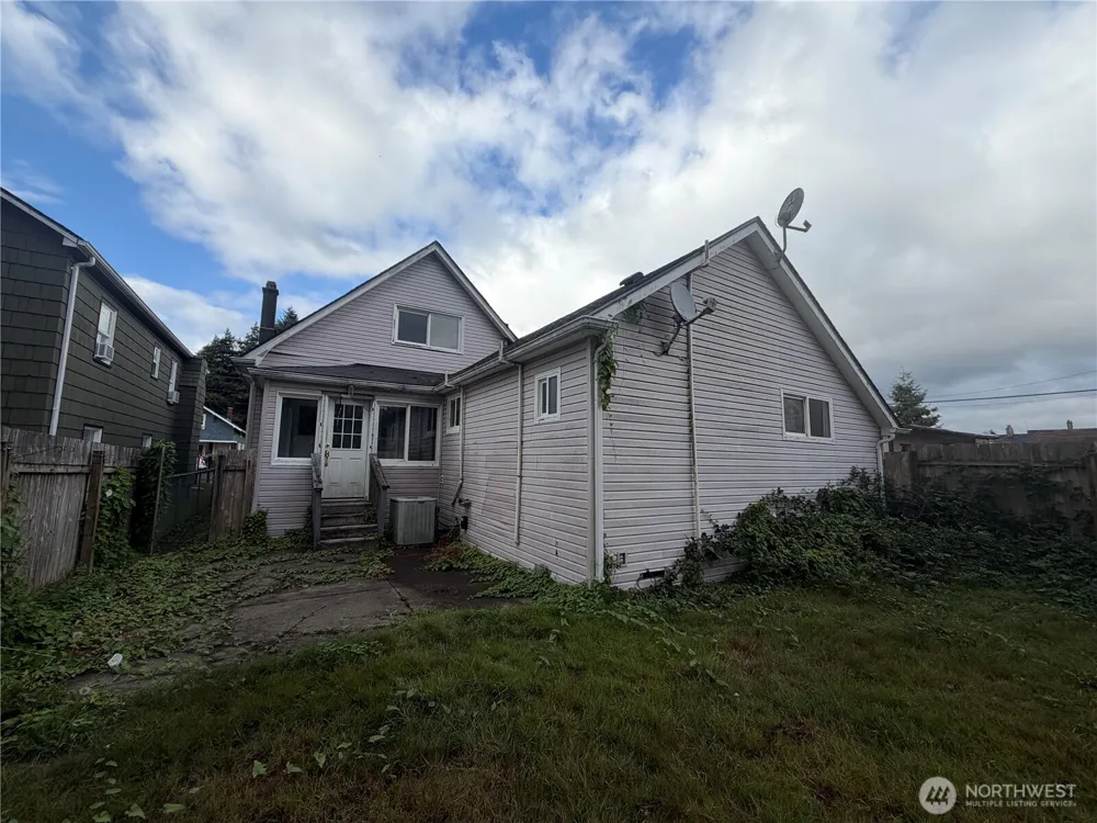 152 Karr Avenue Hoquiam, WA 98550