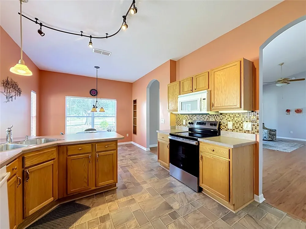 5024 LONG MEADOW DRIVE Leesburg, FL 34748