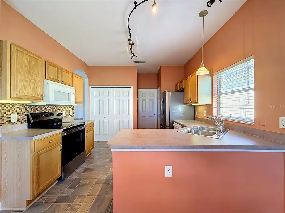 5024 LONG MEADOW DRIVE Leesburg, FL 34748