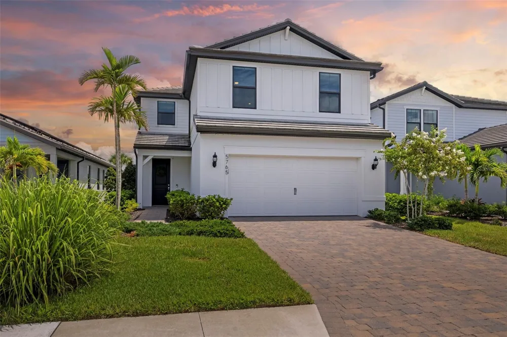 5765 SILVERSIDE PINE COURT Bradenton, FL 34211