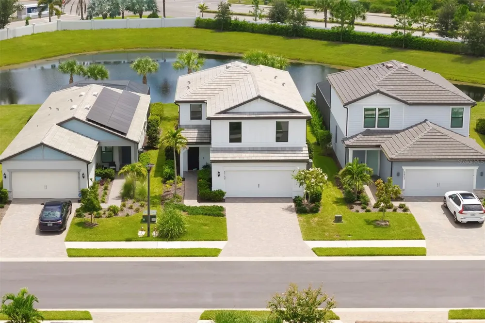 5765 SILVERSIDE PINE COURT Bradenton, FL 34211