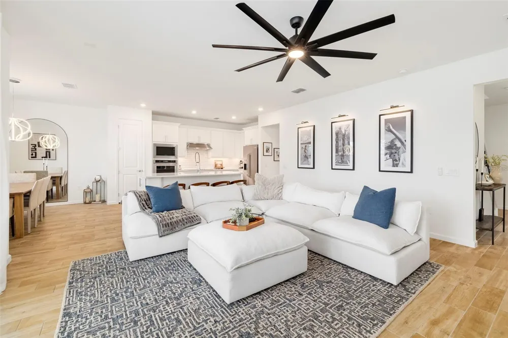 5765 SILVERSIDE PINE COURT Bradenton, FL 34211