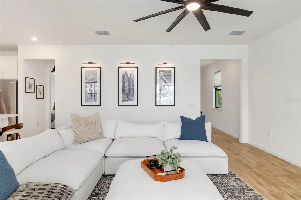 5765 SILVERSIDE PINE COURT Bradenton, FL 34211