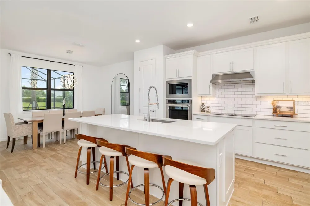 5765 SILVERSIDE PINE COURT Bradenton, FL 34211