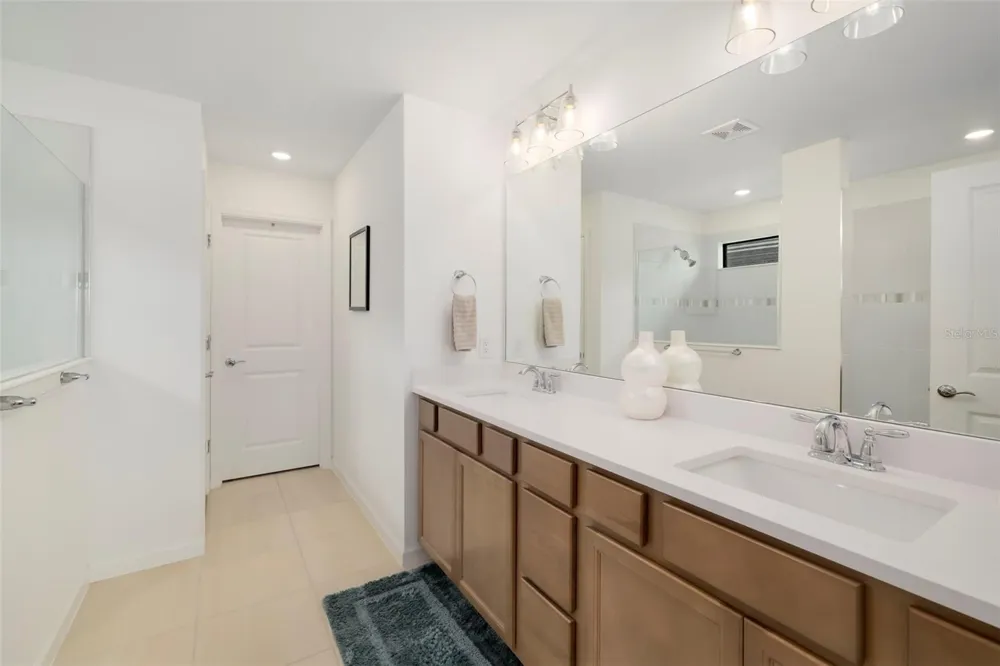 5765 SILVERSIDE PINE COURT Bradenton, FL 34211