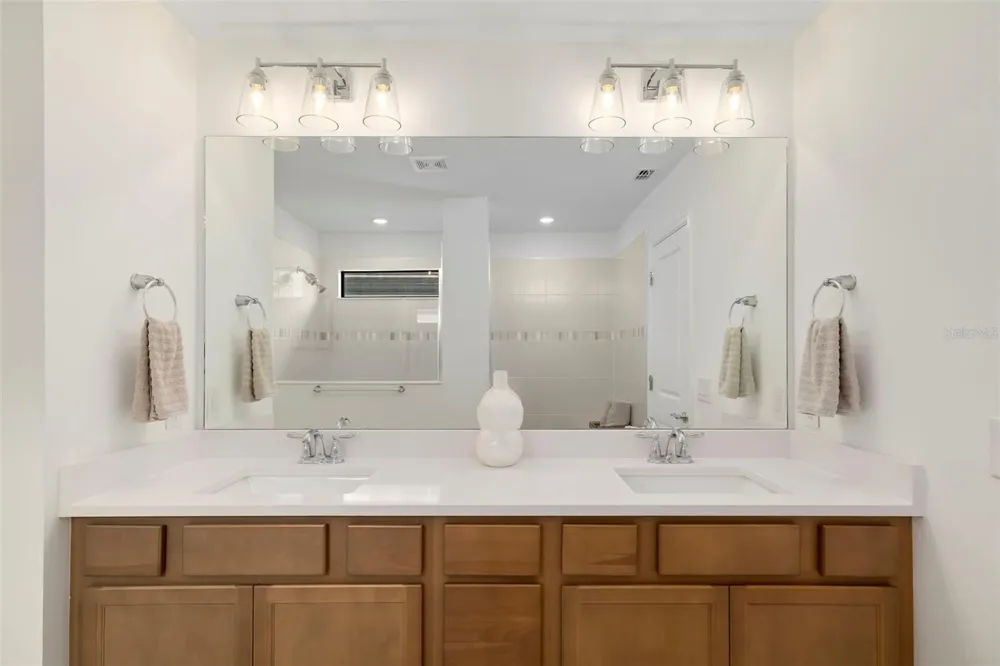 5765 SILVERSIDE PINE COURT Bradenton, FL 34211