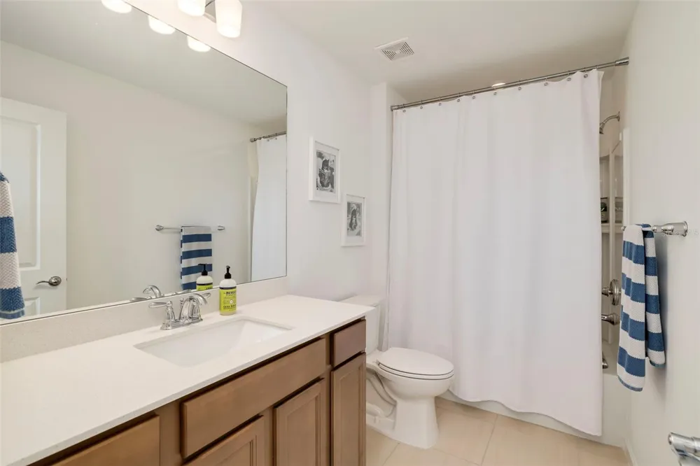 5765 SILVERSIDE PINE COURT Bradenton, FL 34211