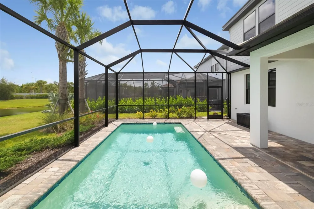 5765 SILVERSIDE PINE COURT Bradenton, FL 34211