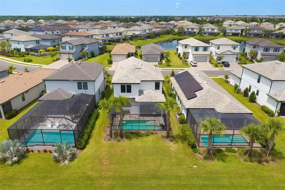 5765 SILVERSIDE PINE COURT Bradenton, FL 34211
