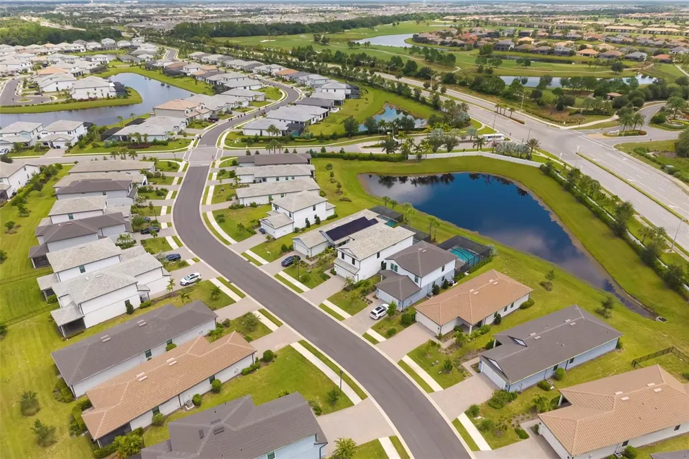 5765 SILVERSIDE PINE COURT Bradenton, FL 34211