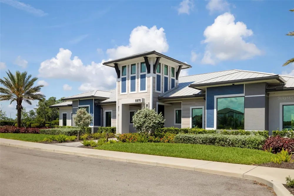 5765 SILVERSIDE PINE COURT Bradenton, FL 34211