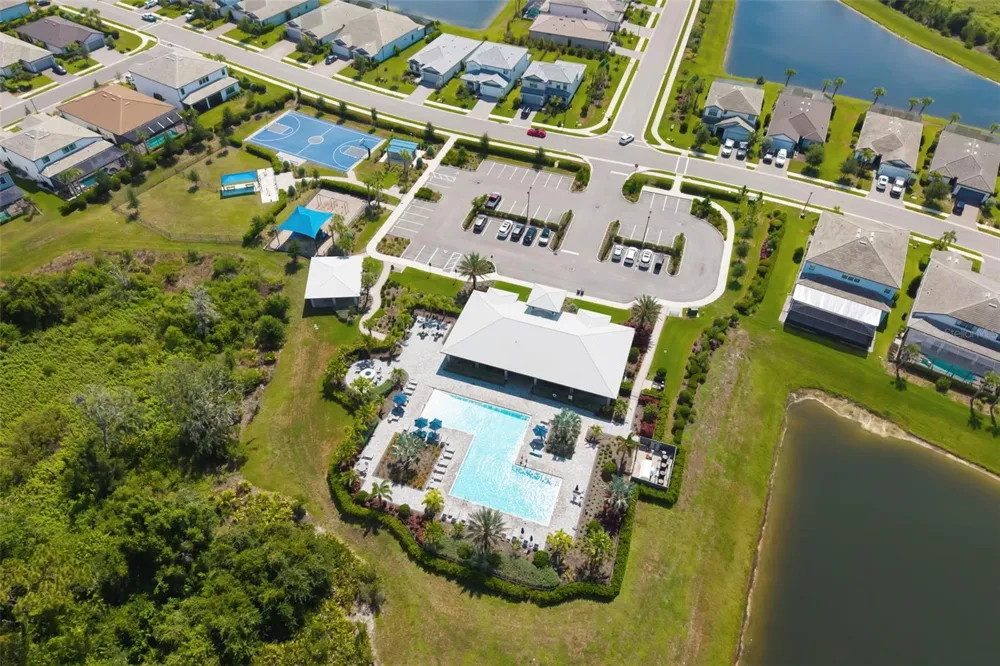 5765 SILVERSIDE PINE COURT Bradenton, FL 34211