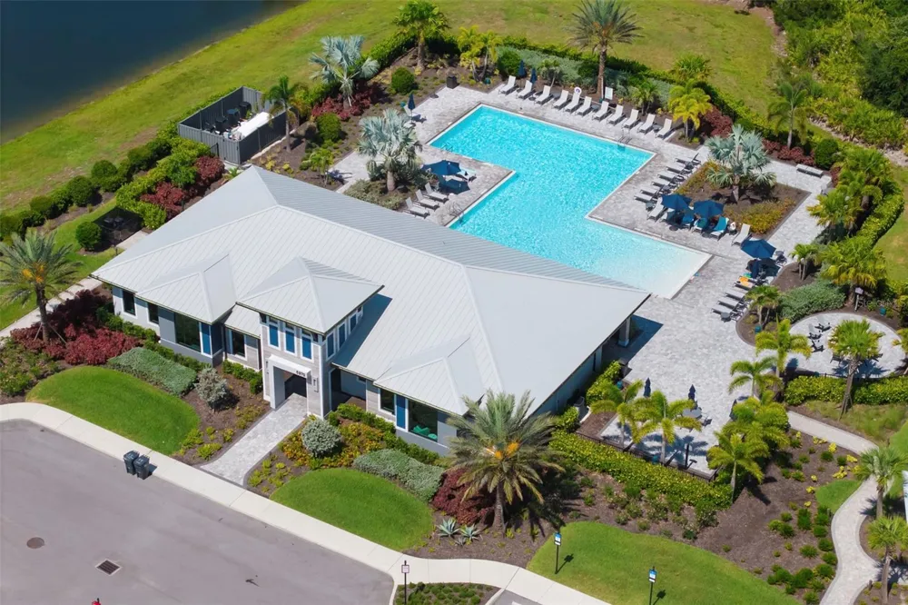 5765 SILVERSIDE PINE COURT Bradenton, FL 34211