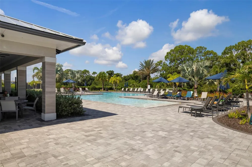 5765 SILVERSIDE PINE COURT Bradenton, FL 34211