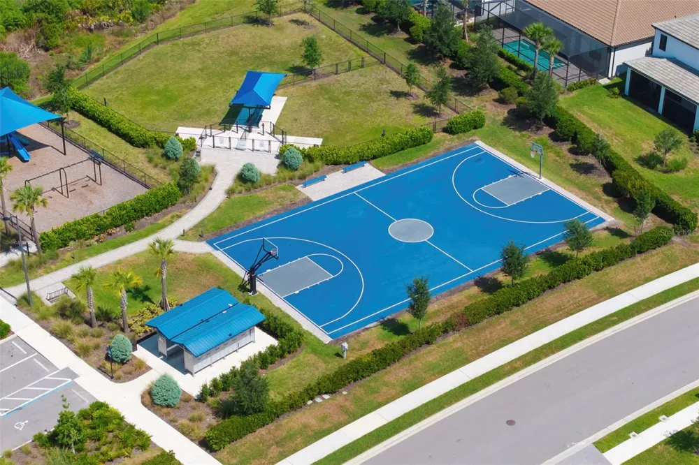 5765 SILVERSIDE PINE COURT Bradenton, FL 34211