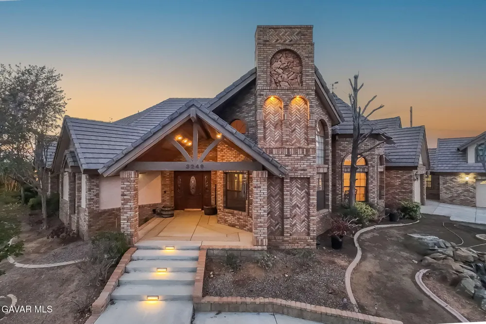 3249 Camino Hermanos Lancaster, CA 93536