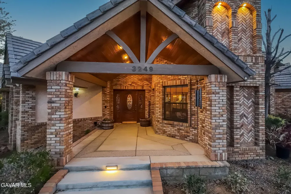 3249 Camino Hermanos Lancaster, CA 93536