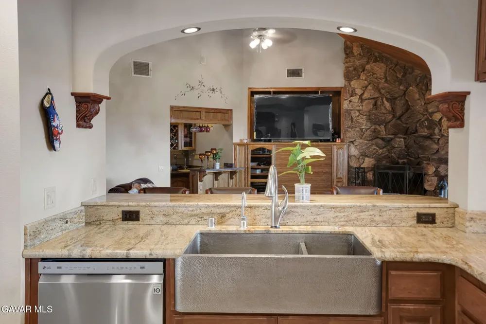 3249 Camino Hermanos Lancaster, CA 93536