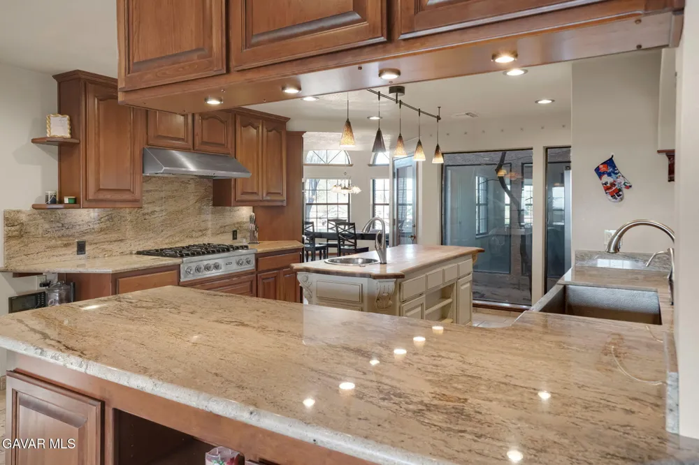 3249 Camino Hermanos Lancaster, CA 93536