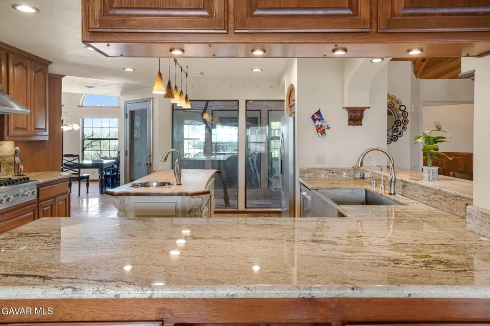 3249 Camino Hermanos Lancaster, CA 93536
