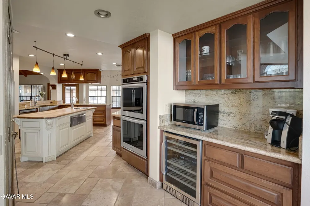 3249 Camino Hermanos Lancaster, CA 93536