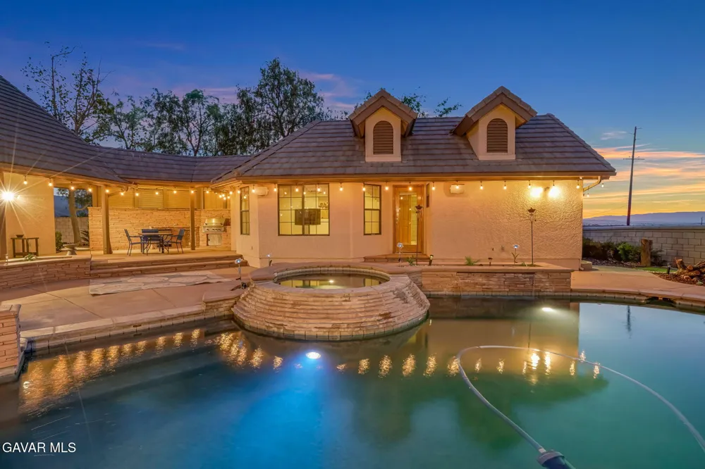 3249 Camino Hermanos Lancaster, CA 93536