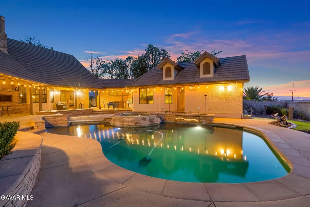 3249 Camino Hermanos Lancaster, CA 93536
