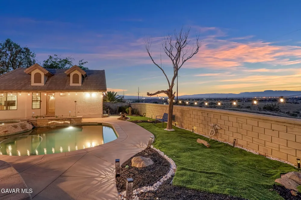 3249 Camino Hermanos Lancaster, CA 93536