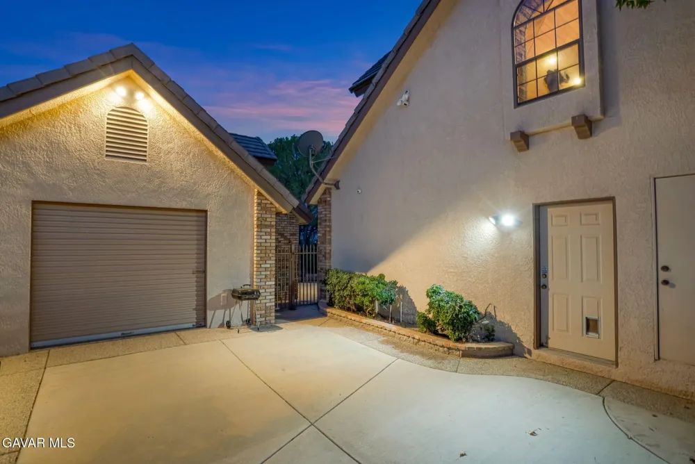3249 Camino Hermanos Lancaster, CA 93536