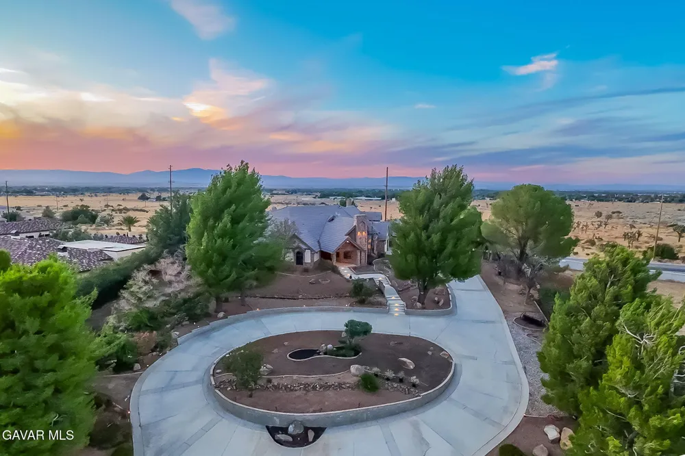 3249 Camino Hermanos Lancaster, CA 93536