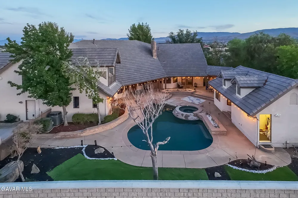 3249 Camino Hermanos Lancaster, CA 93536