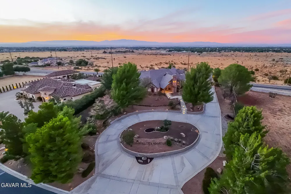 3249 Camino Hermanos Lancaster, CA 93536