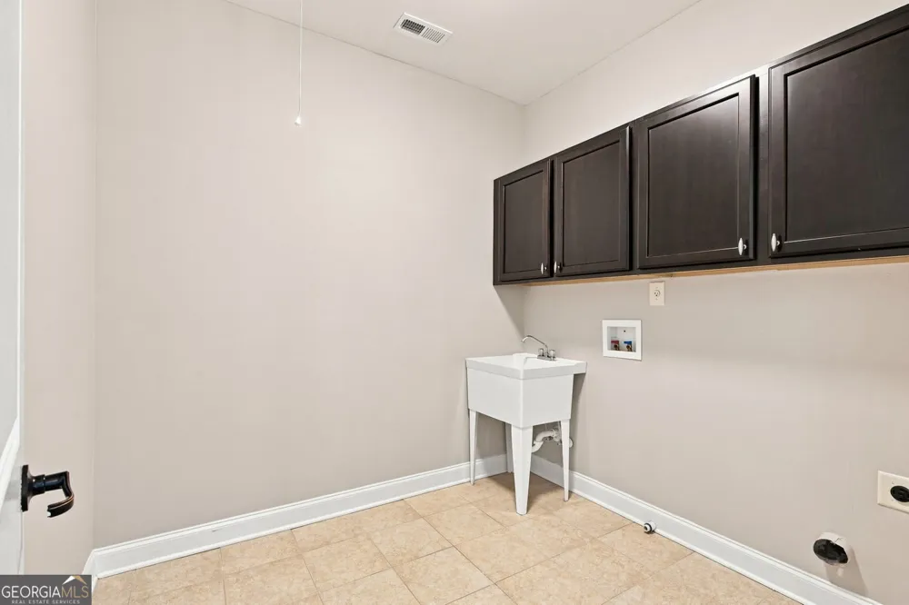 360 Dewpoint LN Johns Creek, GA 30022